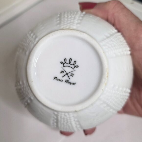 Paris Royal White Porcelain Sea Urchin Trinket Box - Picture 4 of 7